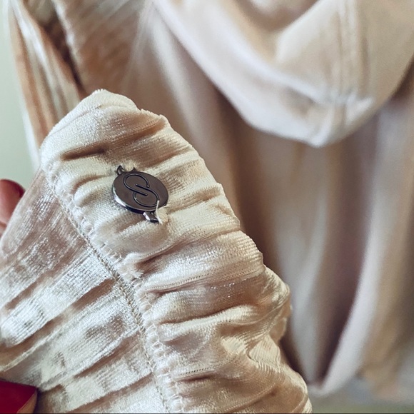 Calia Velvet Sweatshirt - Picture 4 of 4